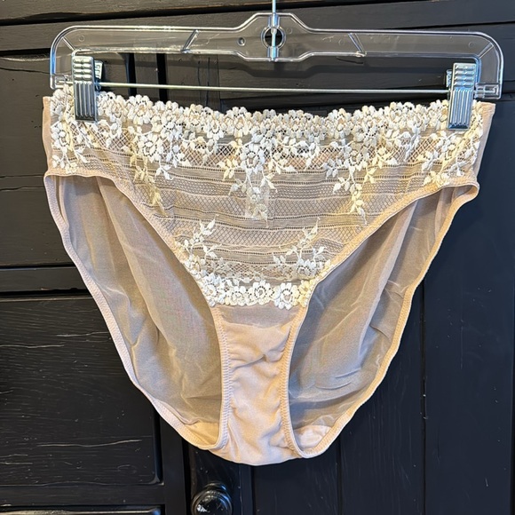 NWOT Wacoal Matching Bra and Panty Set - Picture 6 of 8